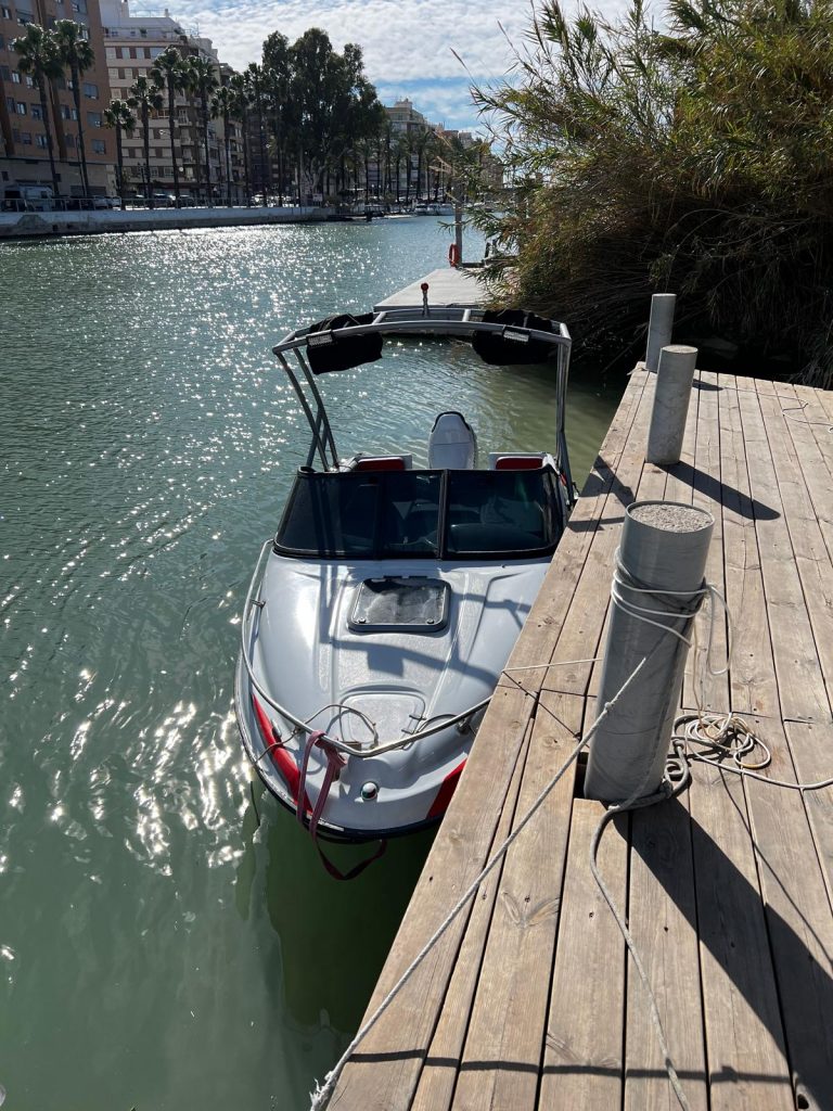 ARCO IRIS ECLIPSE 18 CUDDY