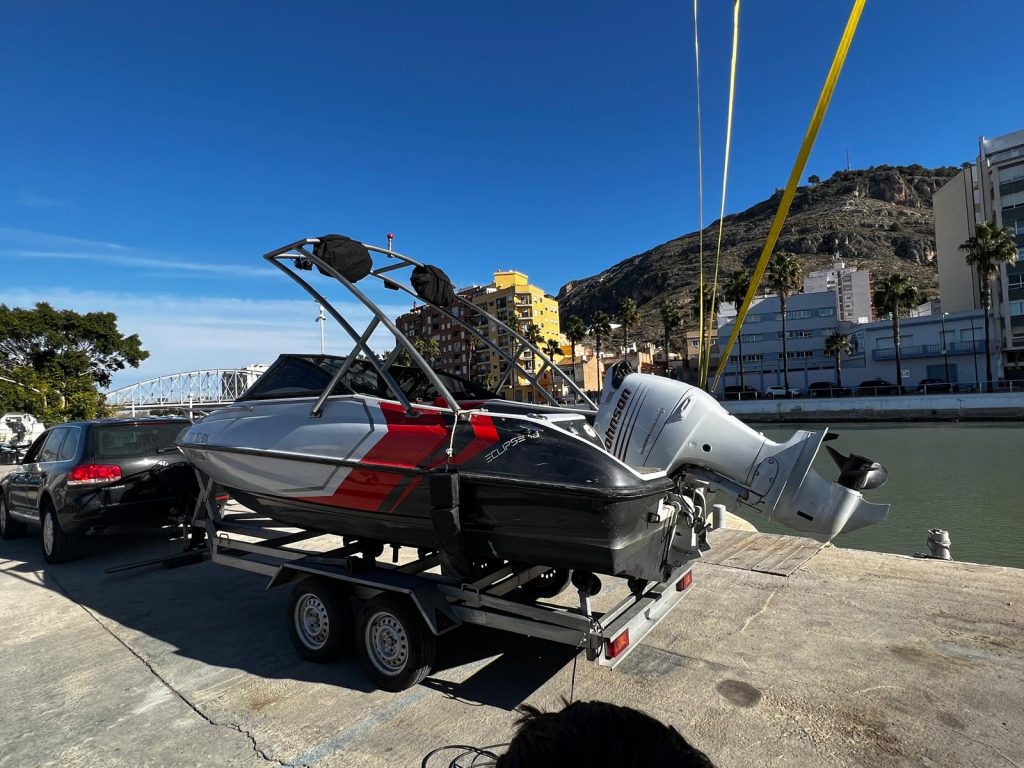 ARCO IRIS ECLIPSE 18 CUDDY